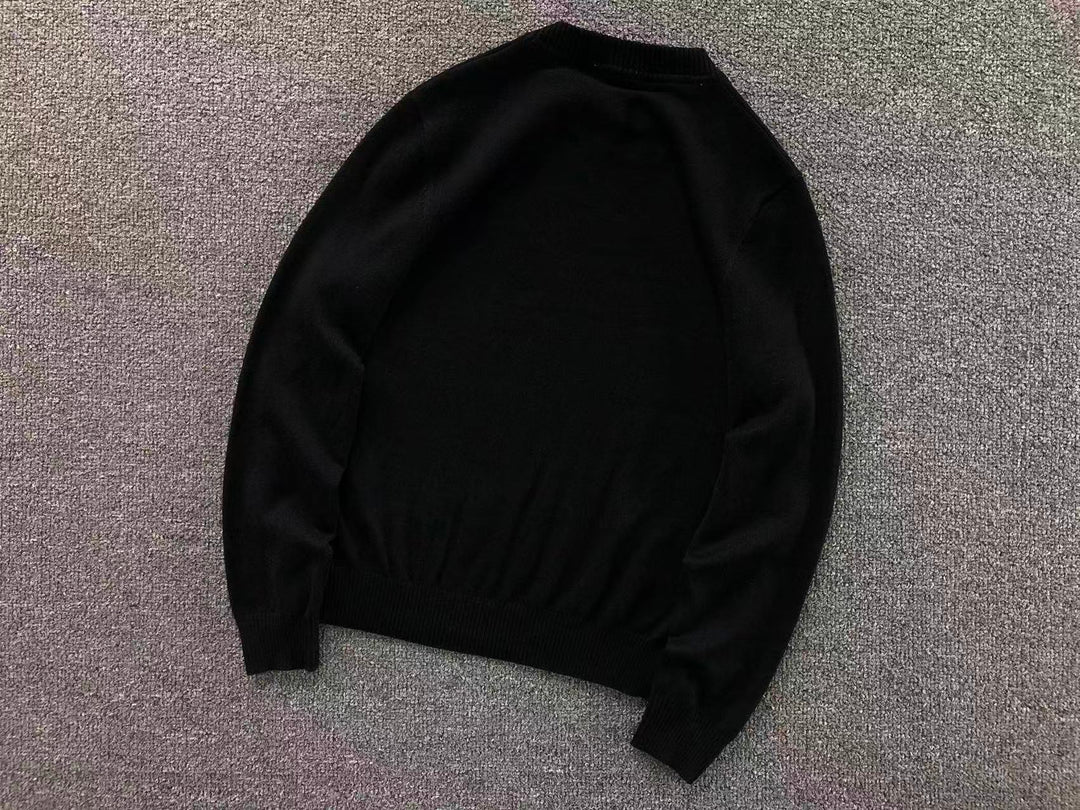 B - SWEATER