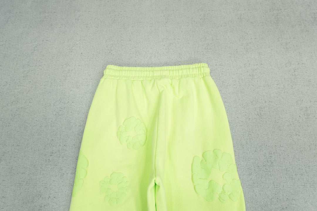 D - SWEATPANTS
