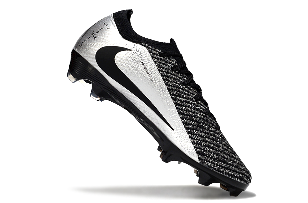 M - FUSSBALLSCHUHE
