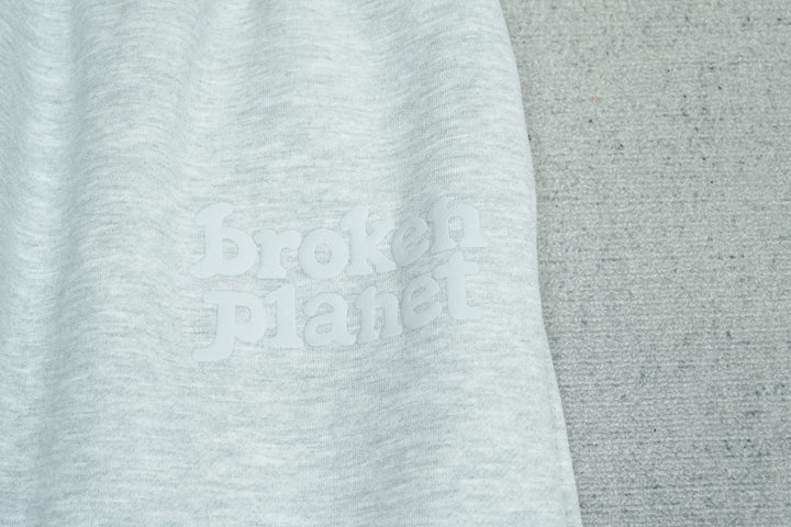 B - SWEATPANTS