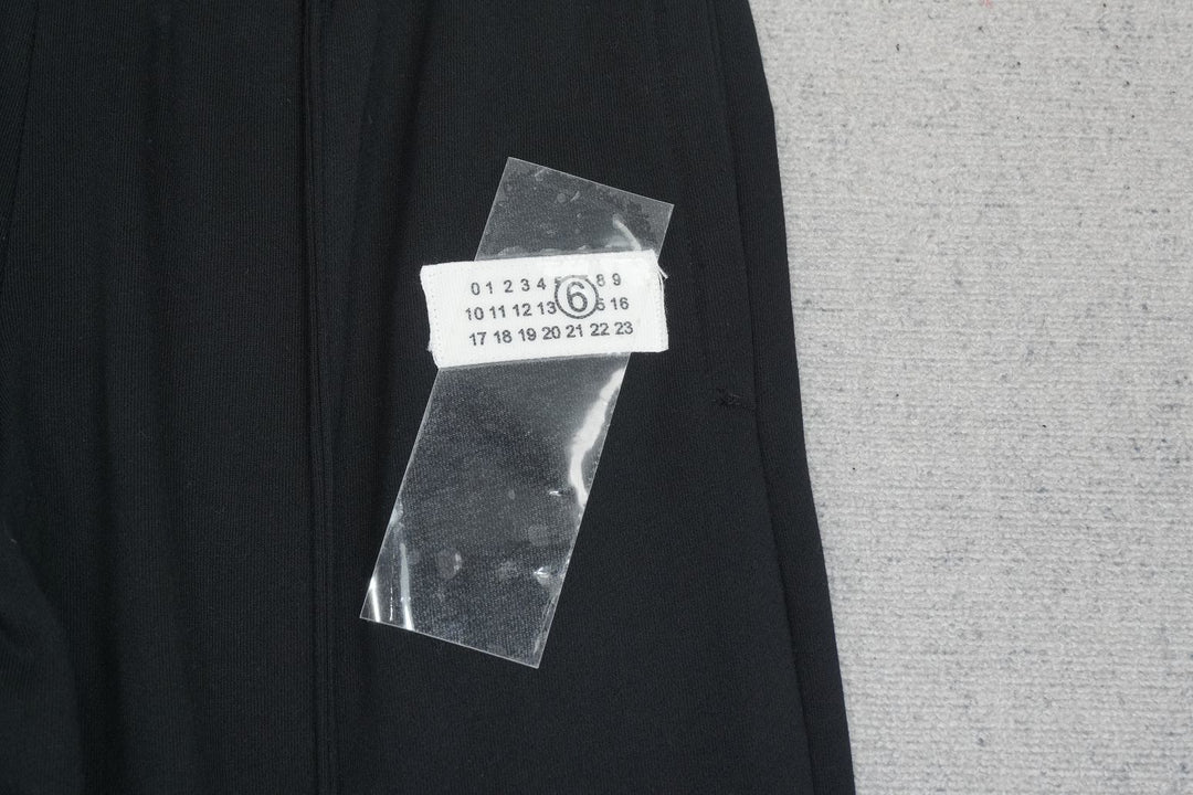M - SWEATPANTS
