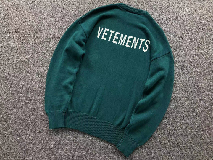 V - SWEATER