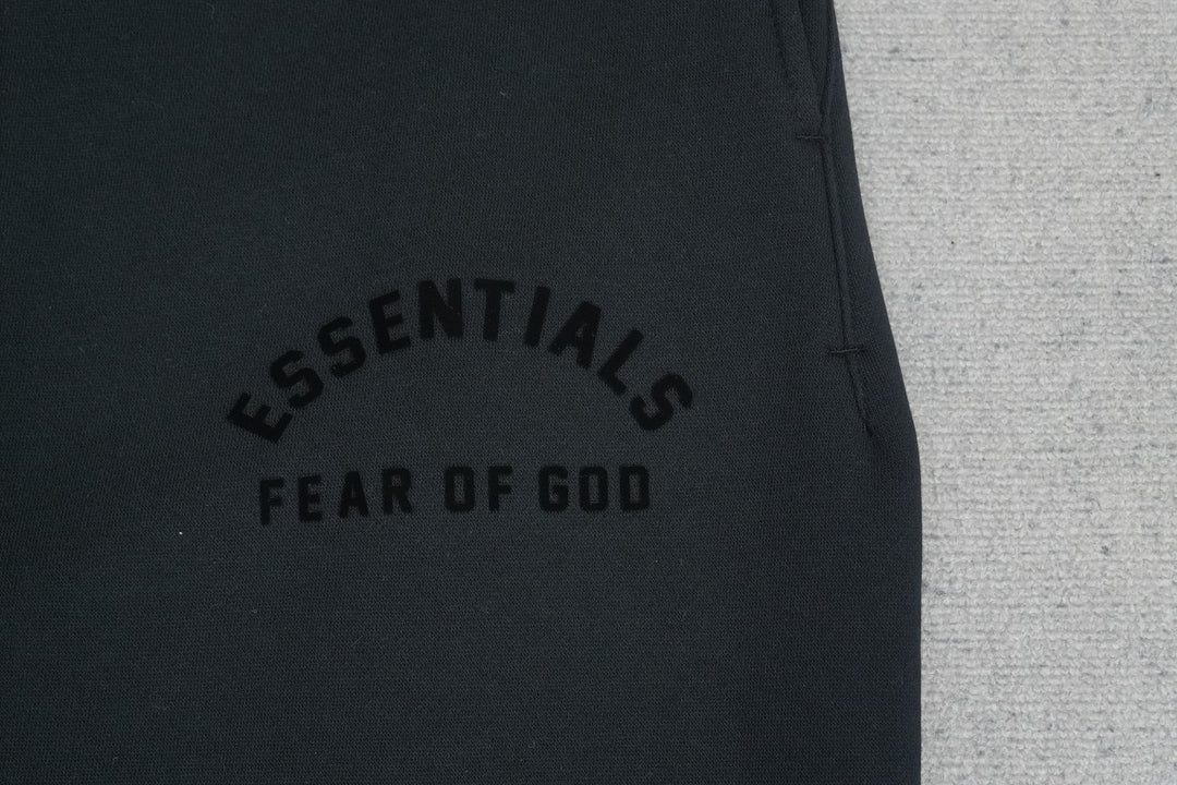 F - SWEATPANTS