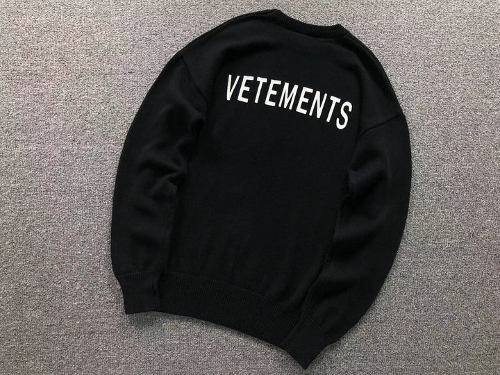 V - SWEATER