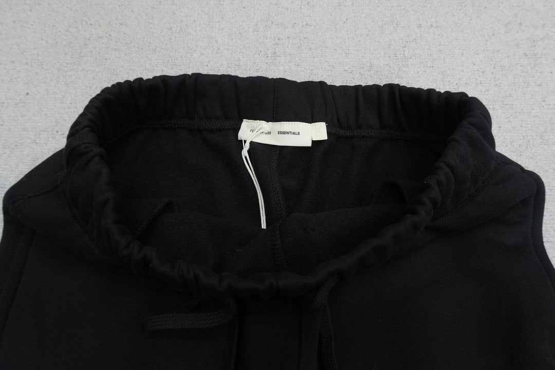 F - SWEATPANTS