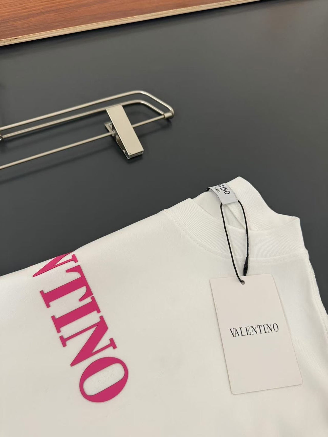 V - TSHIRT