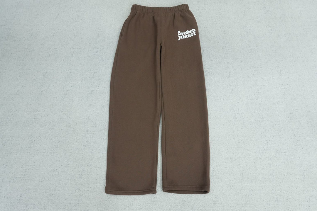 B - SWEATPANTS