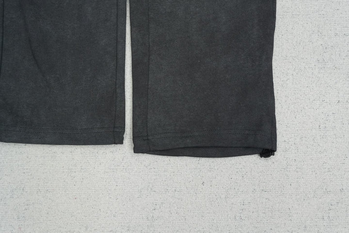F - SWEATPANTS
