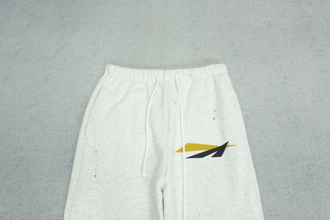 F - SWEATPANTS