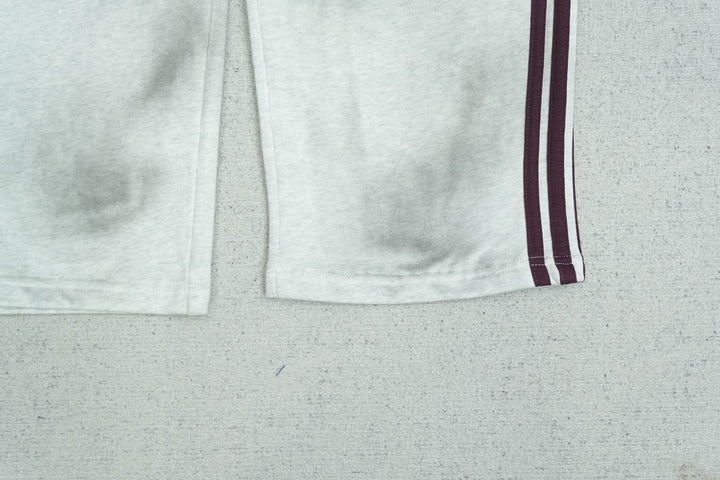 V - SWEATPANTS