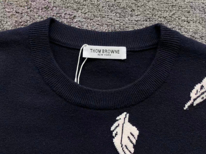 T - SWEATER