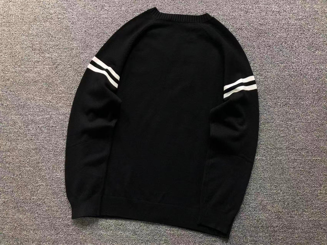 P - SWEATER