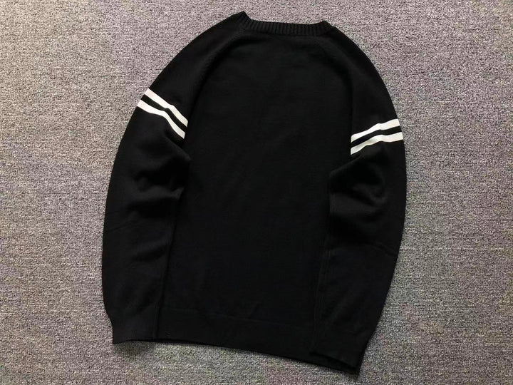 P - SWEATER