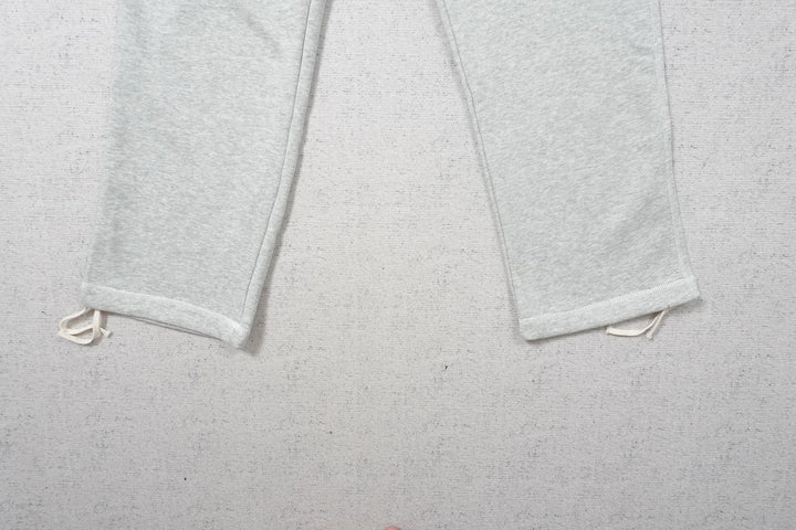 L - SWEATPANTS
