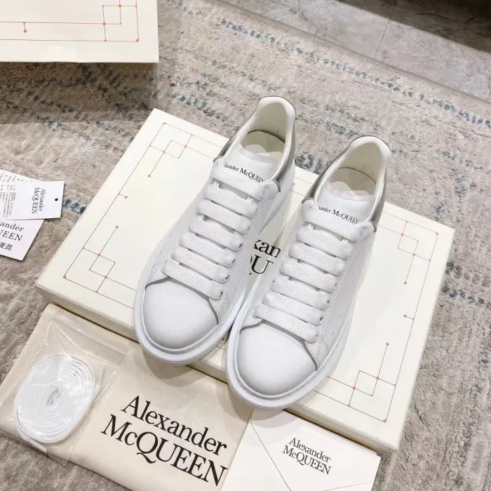A - SNEAKERS