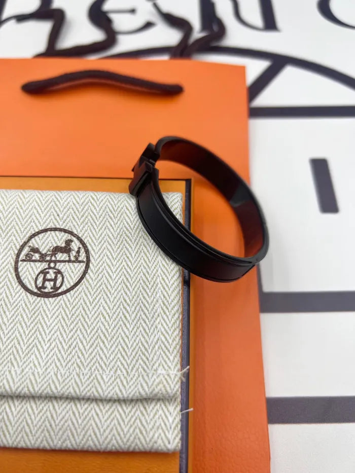 H - ARMBAND