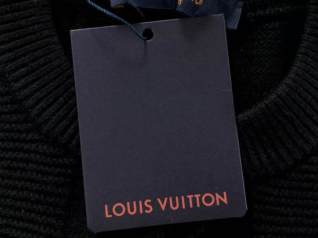 L - SWEATER