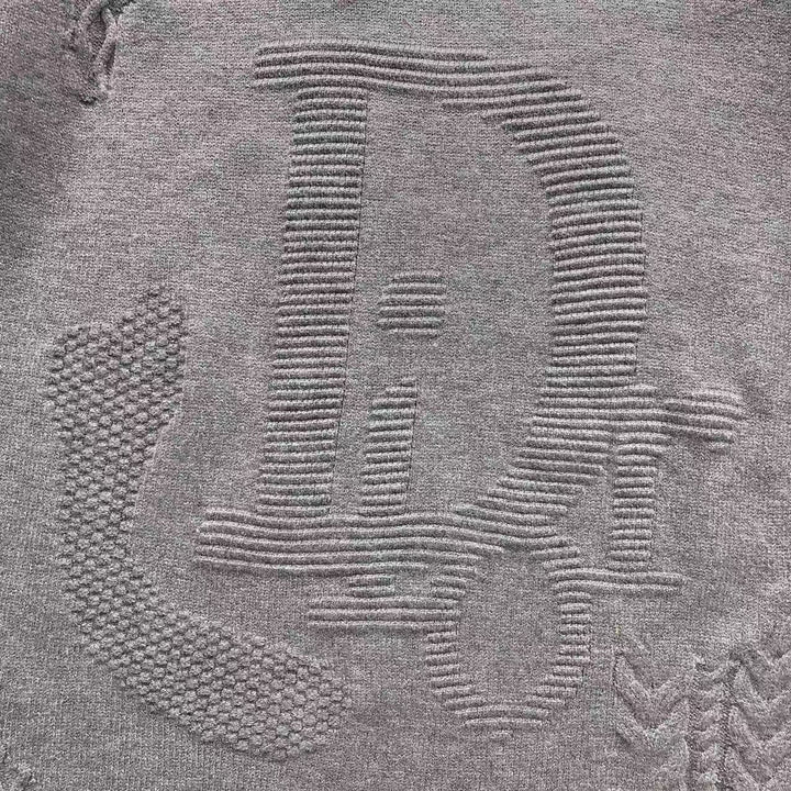 D - SWEATER