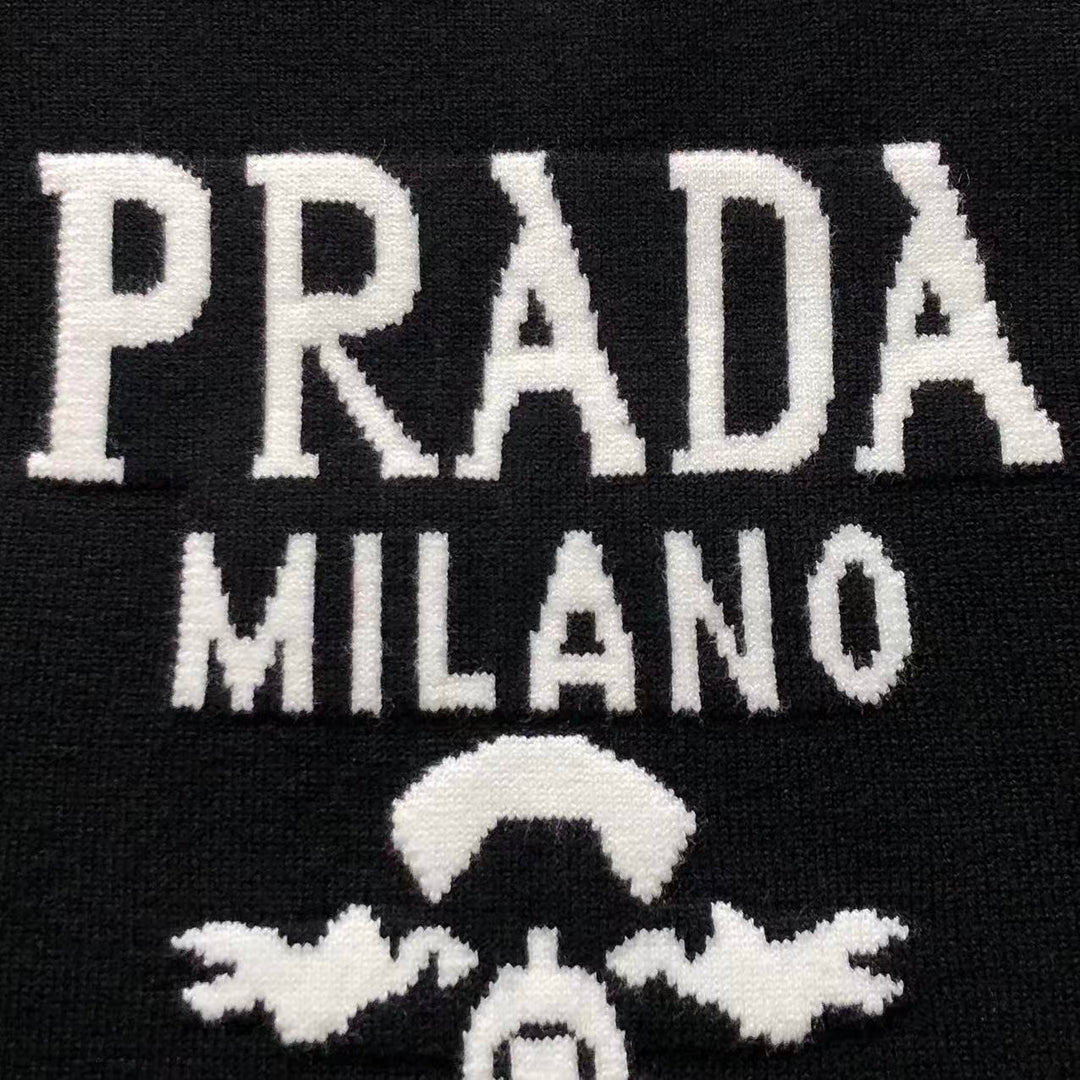 P - SWEATER