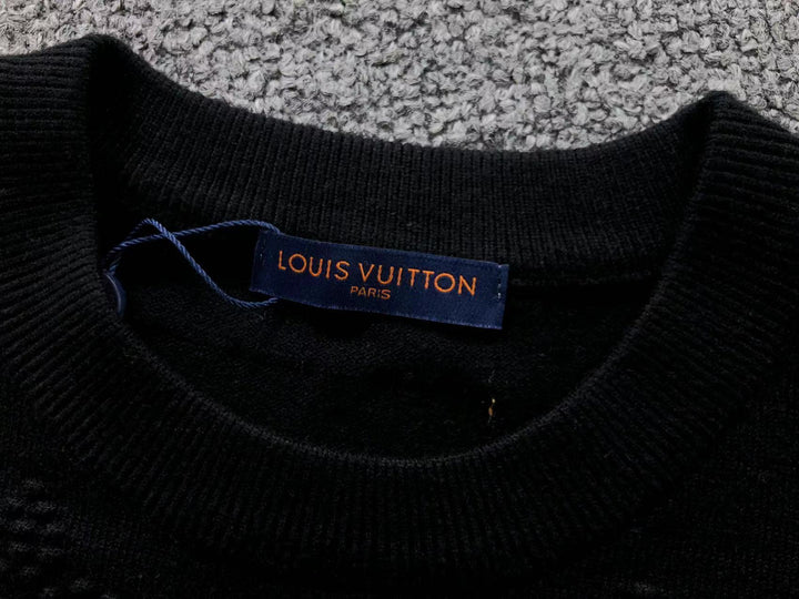 L - SWEATER