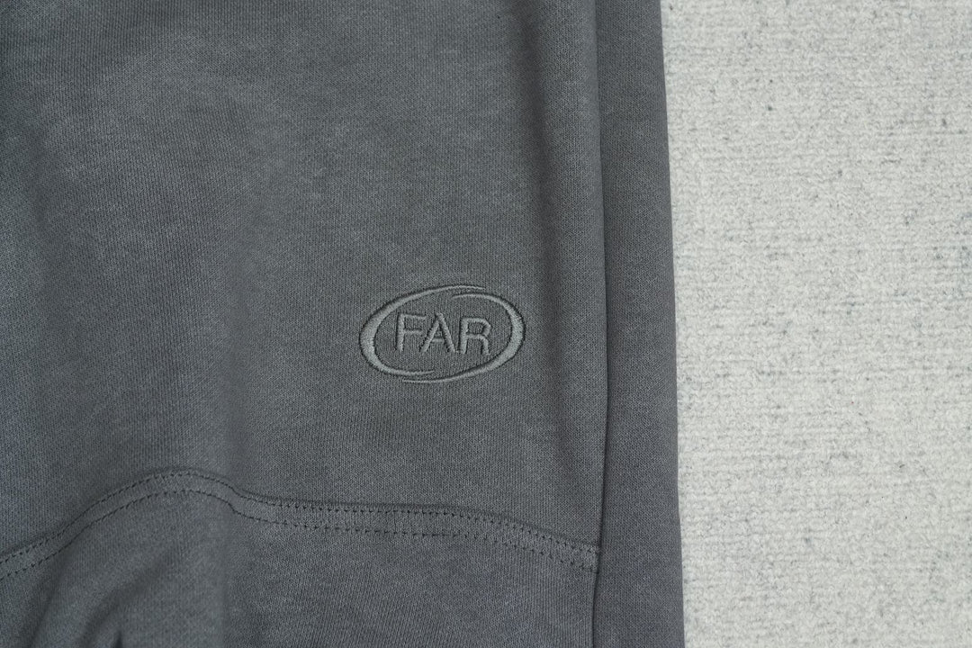 F - SWEATPANTS