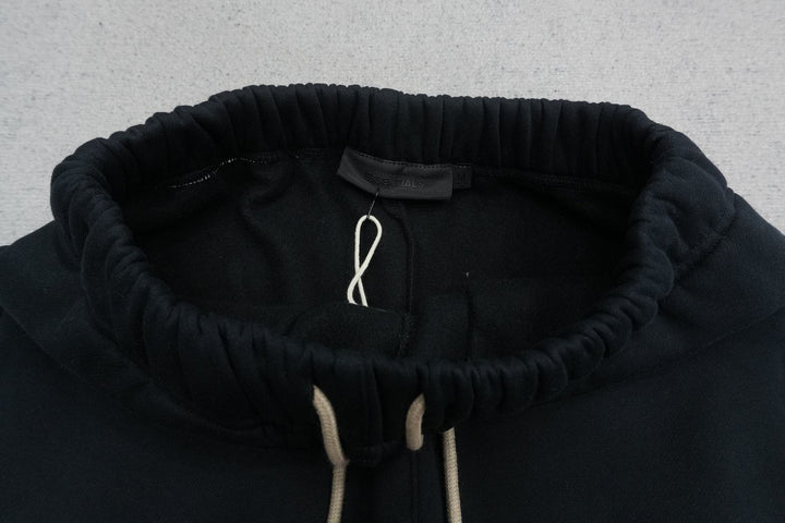 F - SWEATPANTS