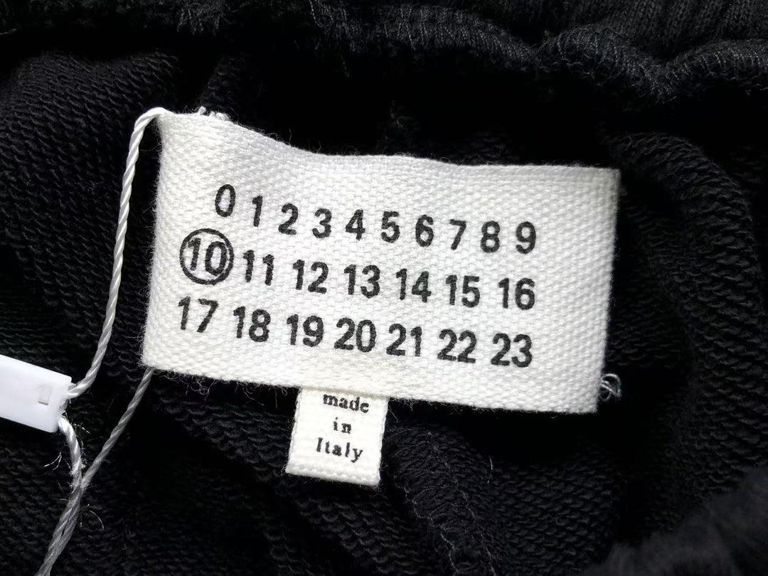 M - SHORTS