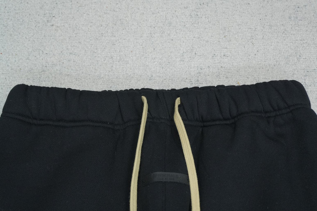 F - SWEATPANTS