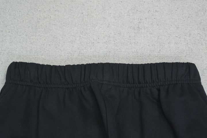 B - SWEATPANTS