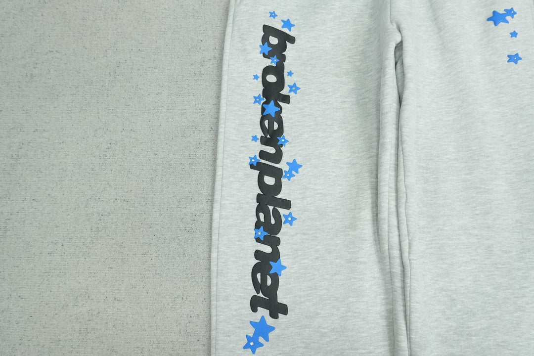 B - SWEATPANTS