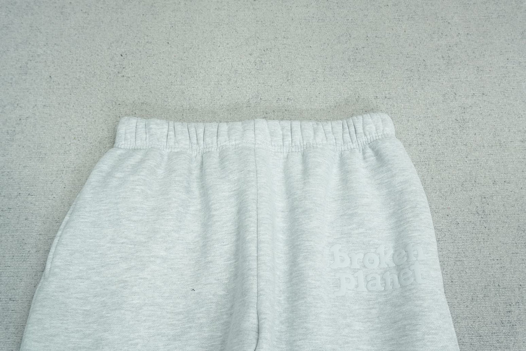 B - SWEATPANTS