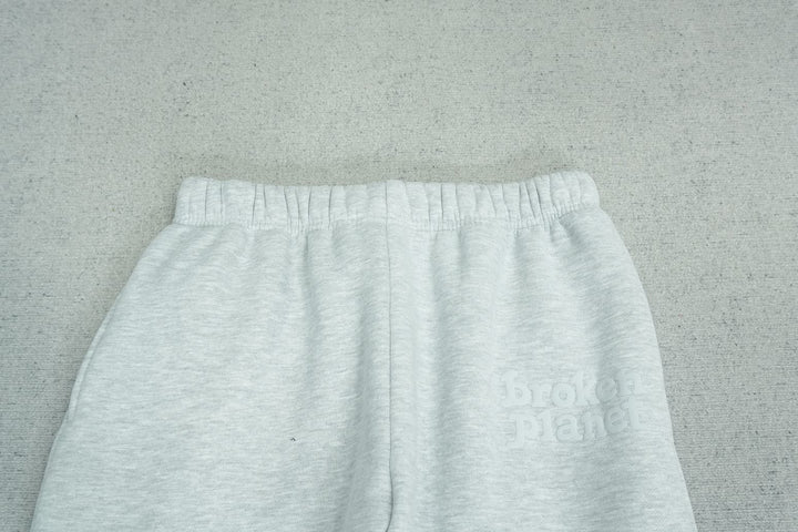 B - SWEATPANTS