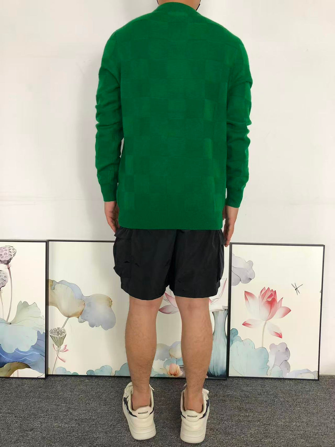 L - SWEATER