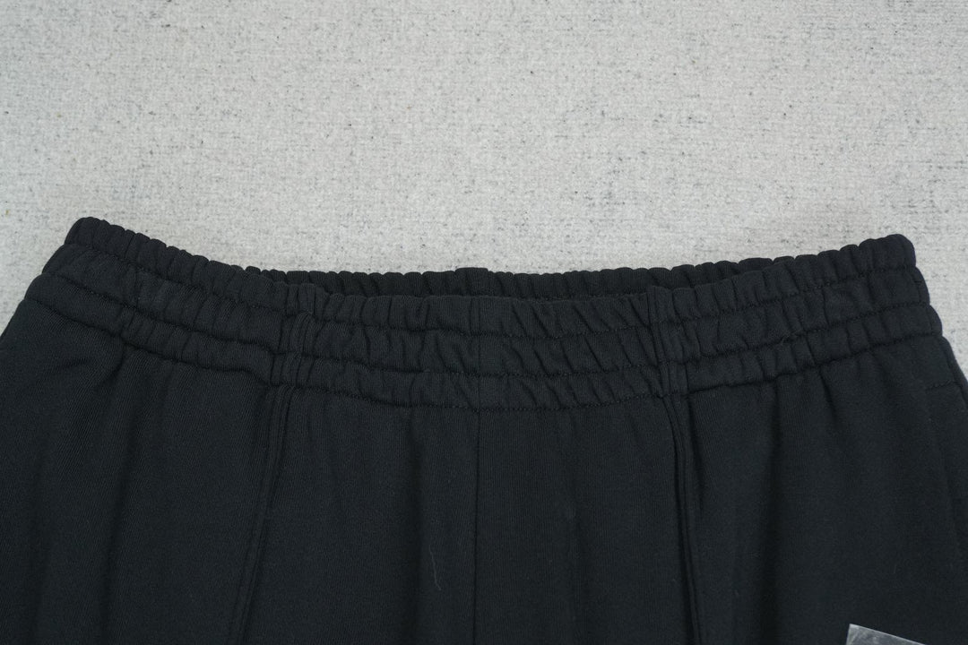 M - SWEATPANTS