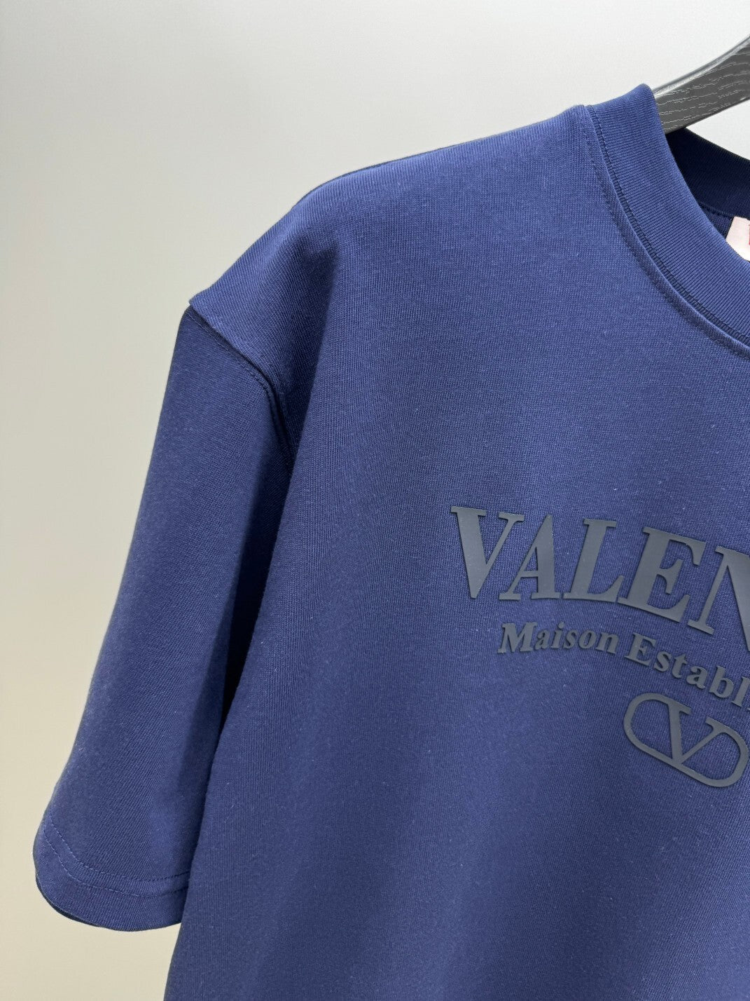 V - TSHIRT