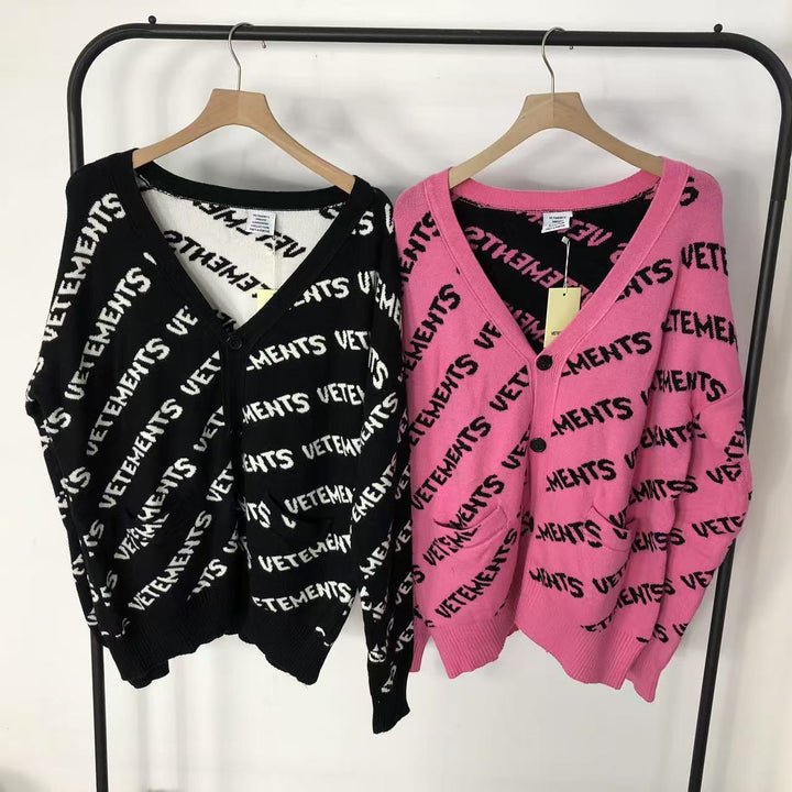 V - SWEATER
