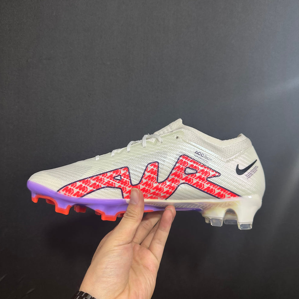 M - FUSSBALLSCHUHE