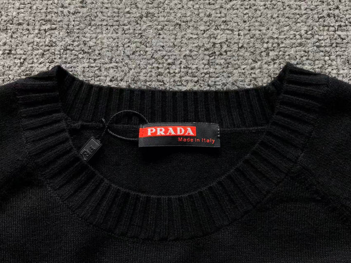 P - SWEATER