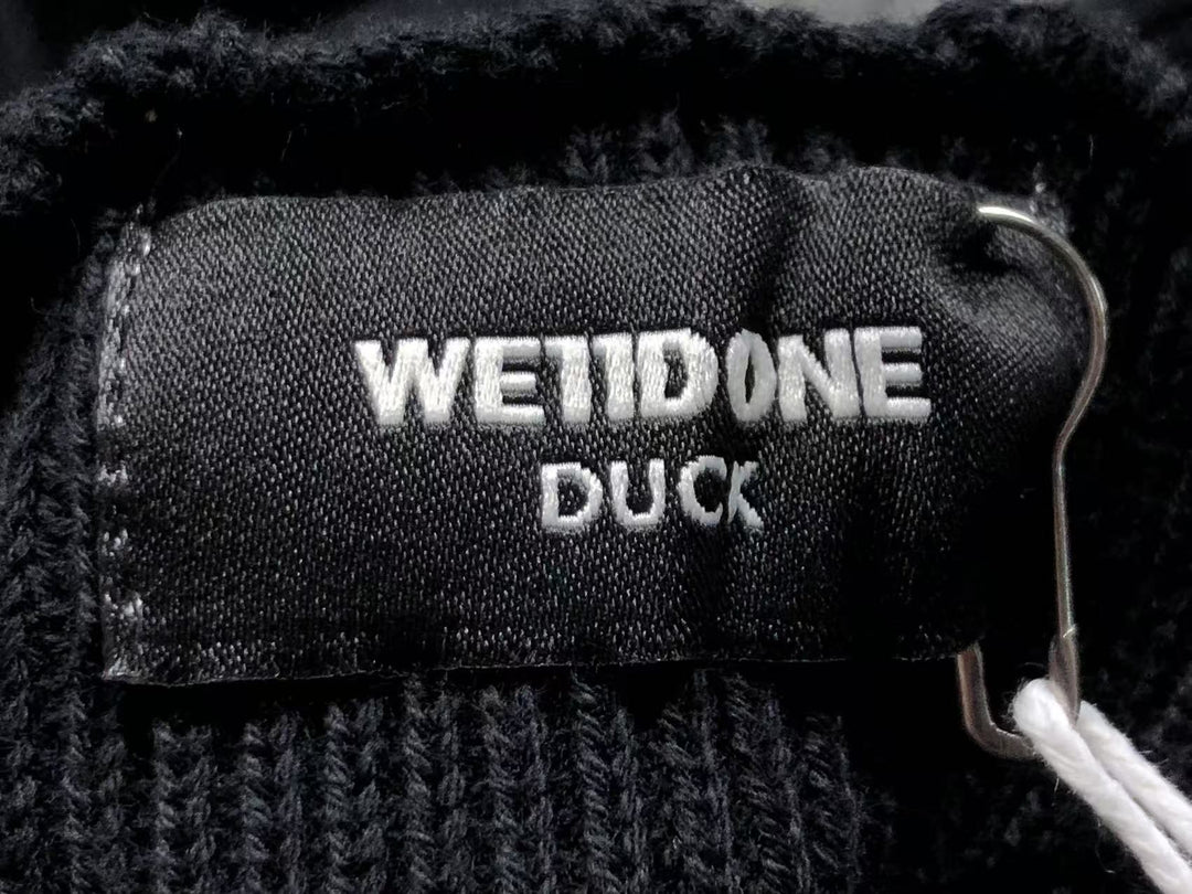 W - SWEATER