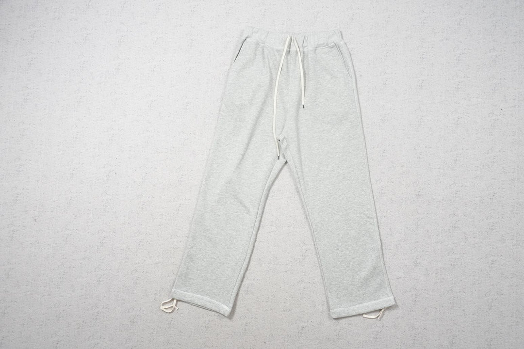 L - SWEATPANTS