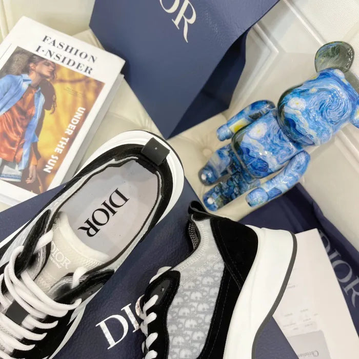 D - SNEAKERS
