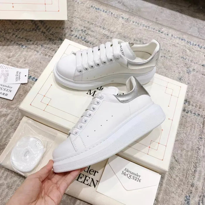 A - SNEAKERS