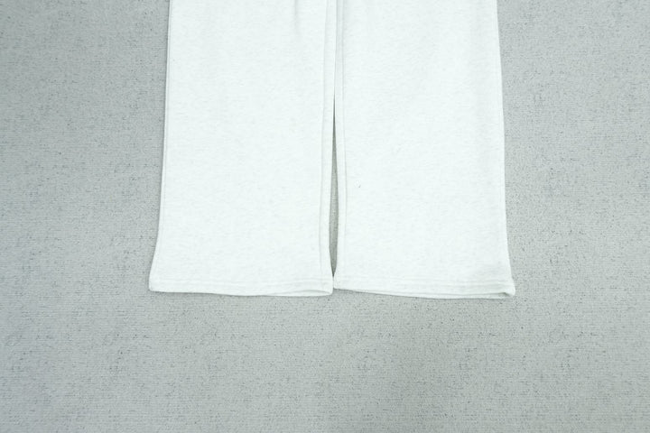B - SWEATPANTS