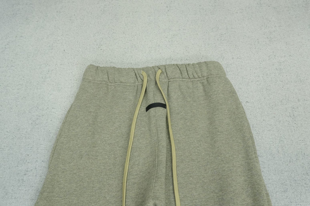 F - SWEATPANTS