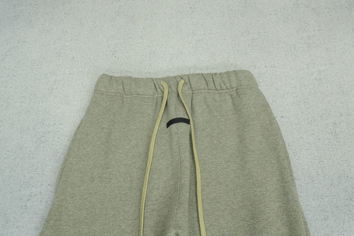 F - SWEATPANTS