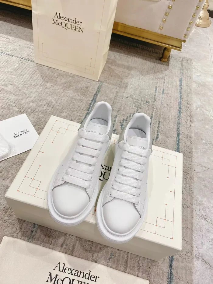 A - SNEAKERS