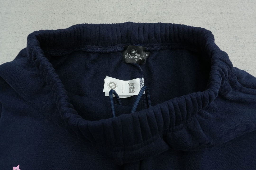 B - SWEATPANTS