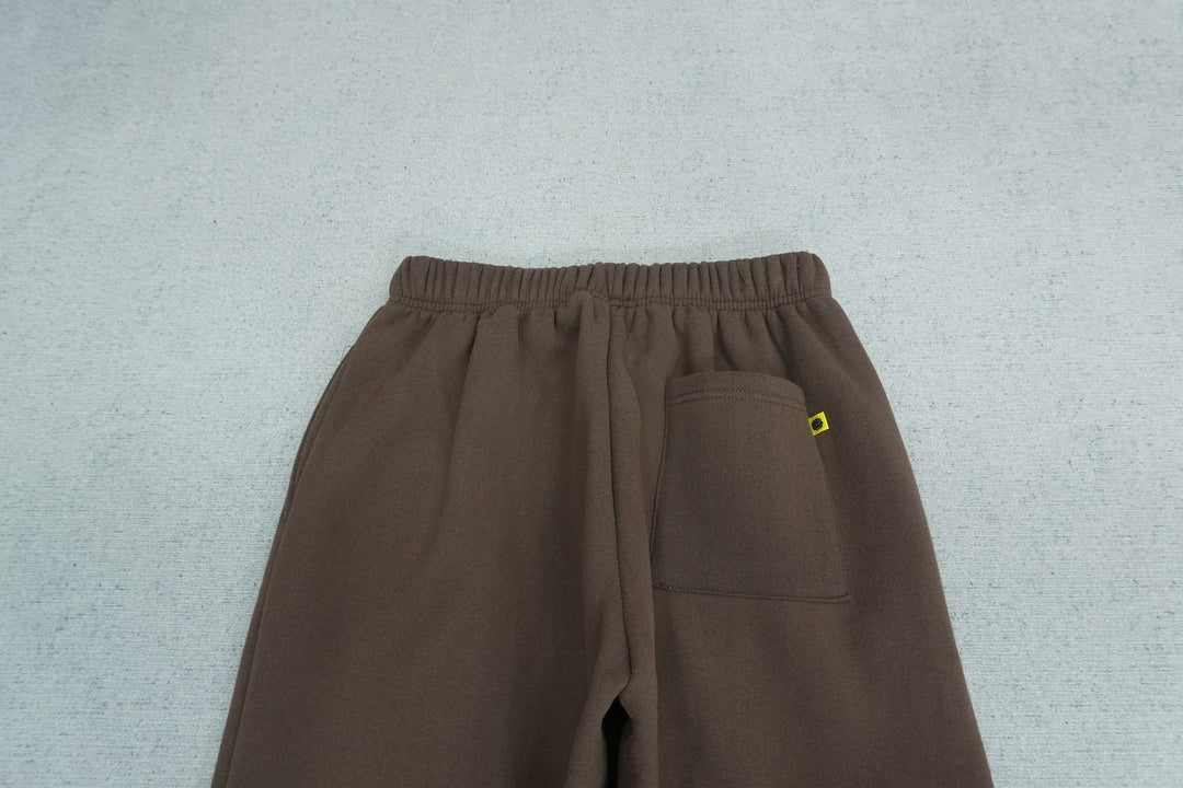 B - SWEATPANTS