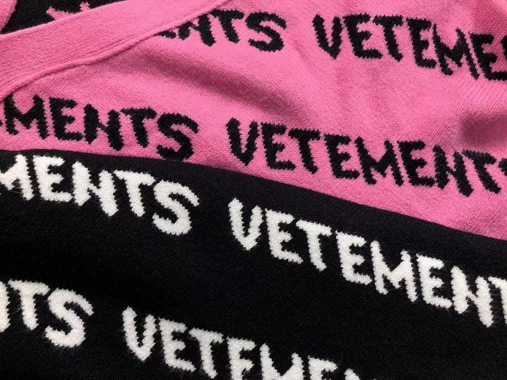 V - SWEATER
