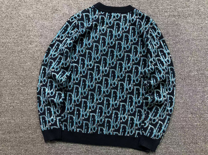 D - SWEATER